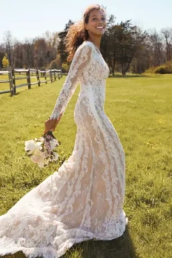 Illusion Plunge Long Sleeve Lace Wedding Dress -Blissful Brides Shop 4XLMS251247 PDP Crop JUNE21 1920x2880