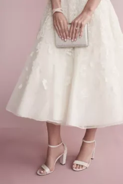 Pave Rhinestone Crossing Cuff Bracelet -Blissful Brides Shop BSJ5393 PDP Crop 1920x2880