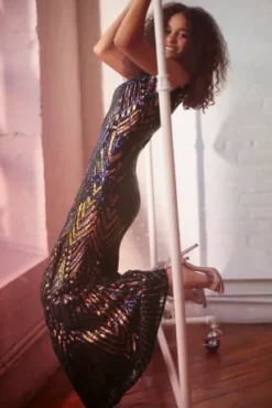 Long Sequin Patterned V-Neck Sheath Dress -Blissful Brides Shop D24NY22642 1 PDP Crop JAN19 1920x2880