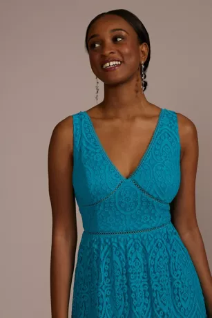 V-Neck Lace Sleeveless Dress 5 V-Neck Lace Sleeveless Dress - Image 3