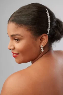 Vine Crystal-Embellished Hair Comb -Blissful Brides Shop F7663 PDP Crop MAR223 1920x2880