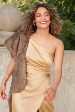 Pull-Through Faux-Fur Shoulder Wrap -Blissful Brides Shop OW2137 PDP Crop SEPT9 1920x2880