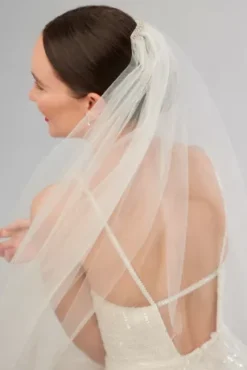Tulle Mid-Length Veil With Rhinestone Comb -Blissful Brides Shop V10010 1 PDP Crop MAR23 1920x2880