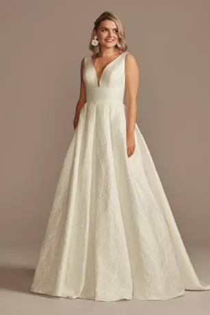 Floral Jacquard V-Neck Wedding Dress 3 Floral Jacquard V-Neck Wedding Dress